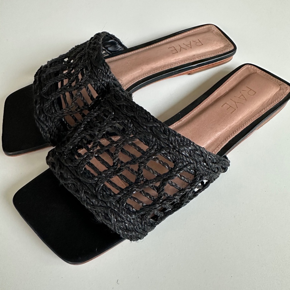 Raye Tiki Sandal Size 8